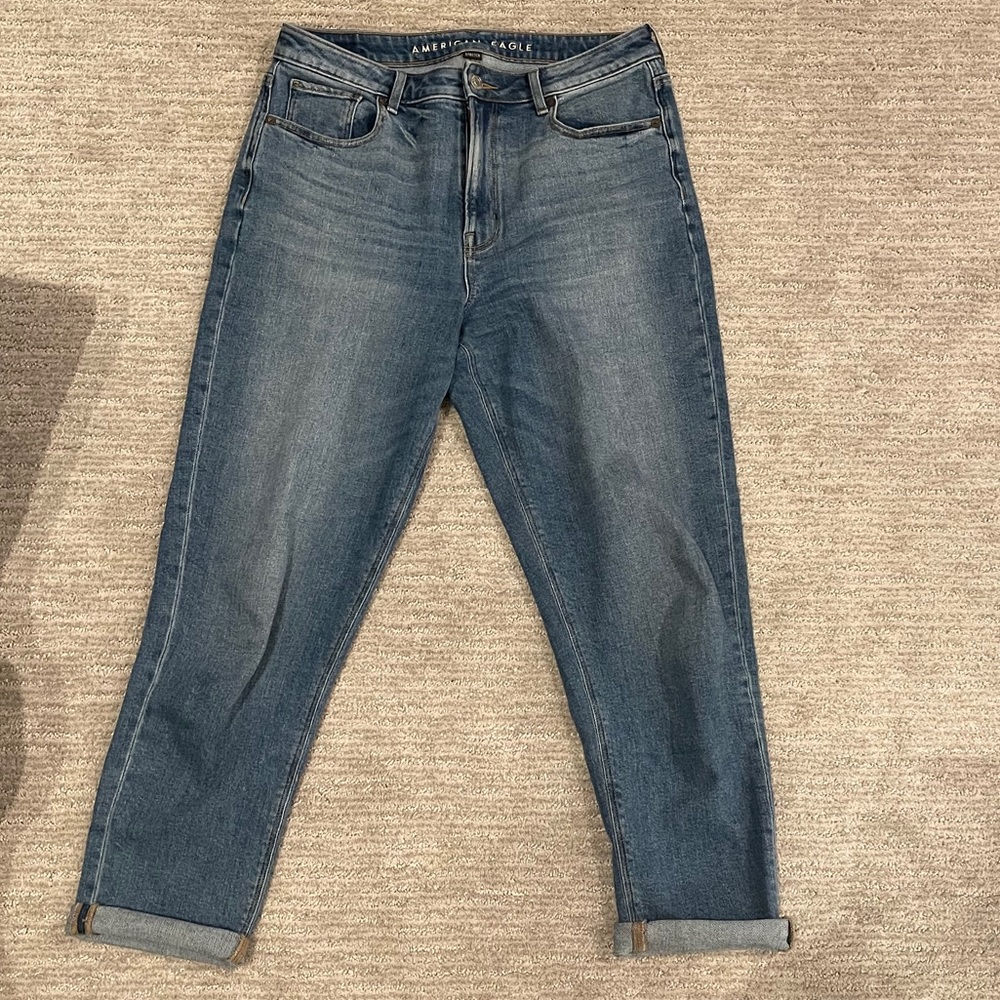 American Eagle High Rise Mom Jean